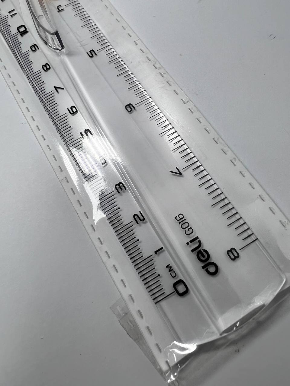 Линейка Pioner Grip с держателем 20 см.