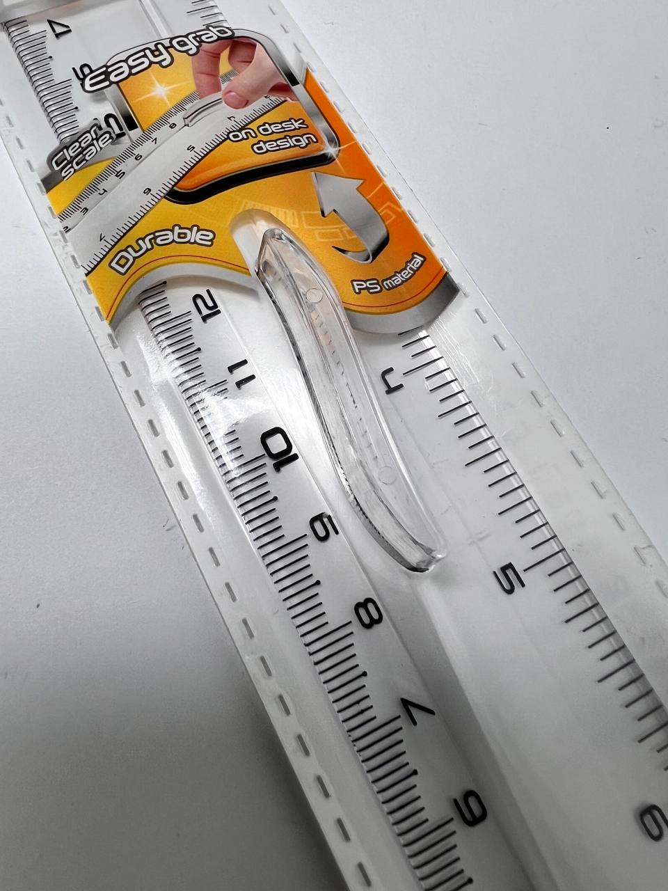 Линейка Pioner Grip с держателем 20 см.