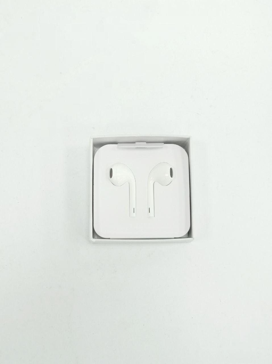 EarPods с Lightning-коннектором от Apple 