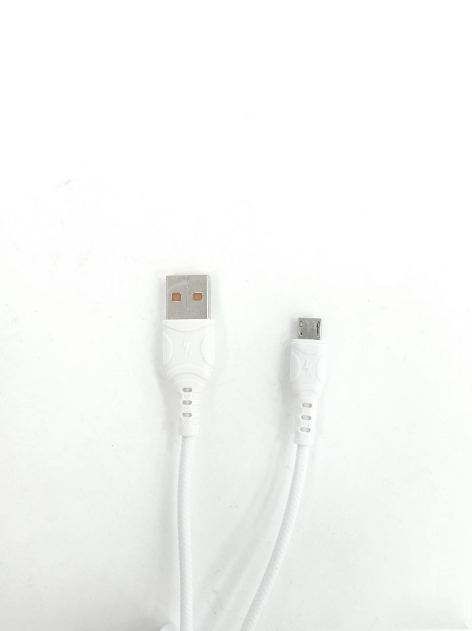 Кабель для зарядки и передачи данных с разъемом Micro USB. 
